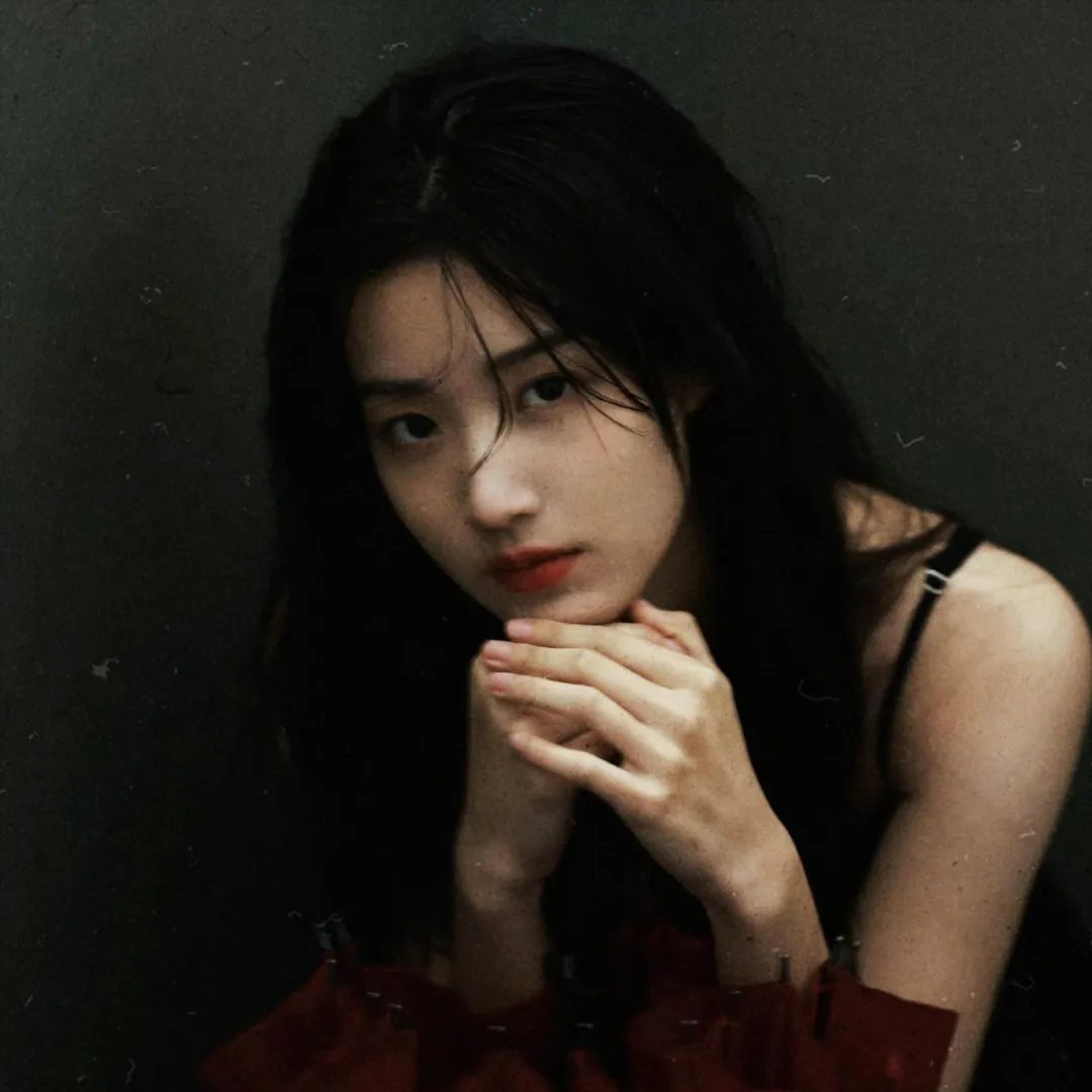 毛衣女郎